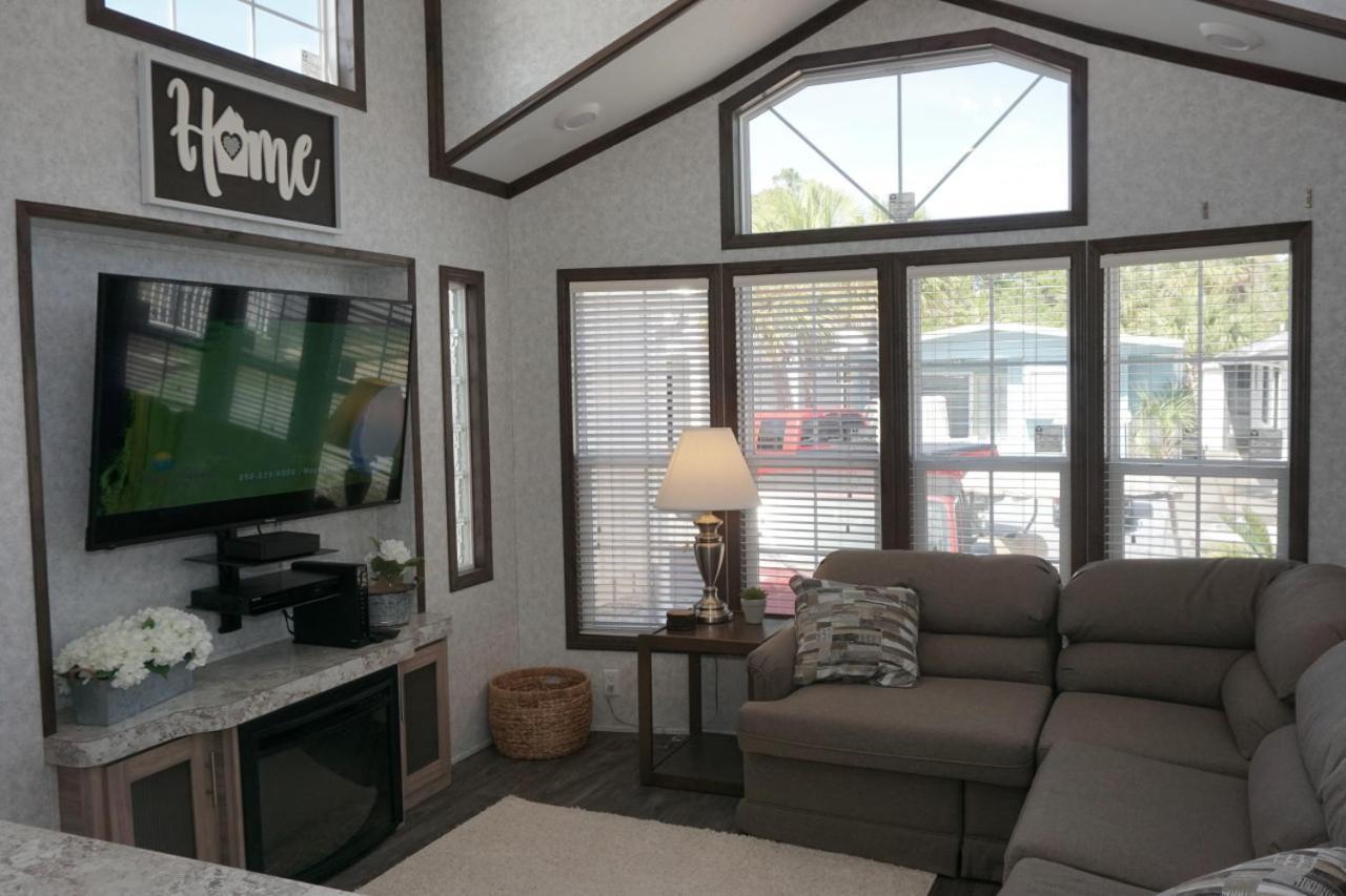 Venture Out 447 Marlin Dr Comes With Golf Cart *