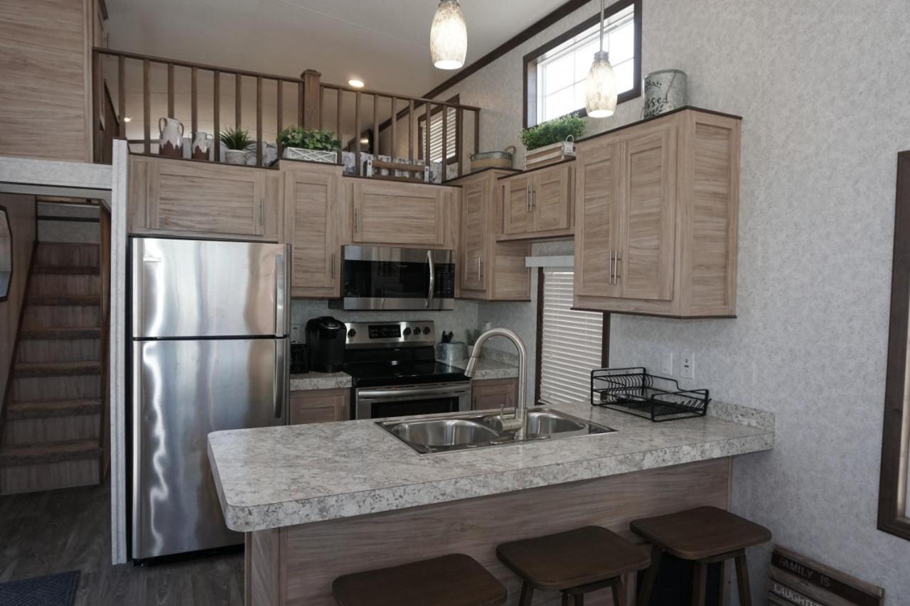 Venture Out 447 Marlin Dr Comes With Golf Cart *